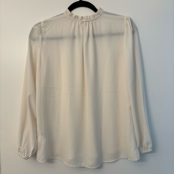 Uniqlo XS off-white georgette blouse NWT 🤍 - Picture 6 of 7
